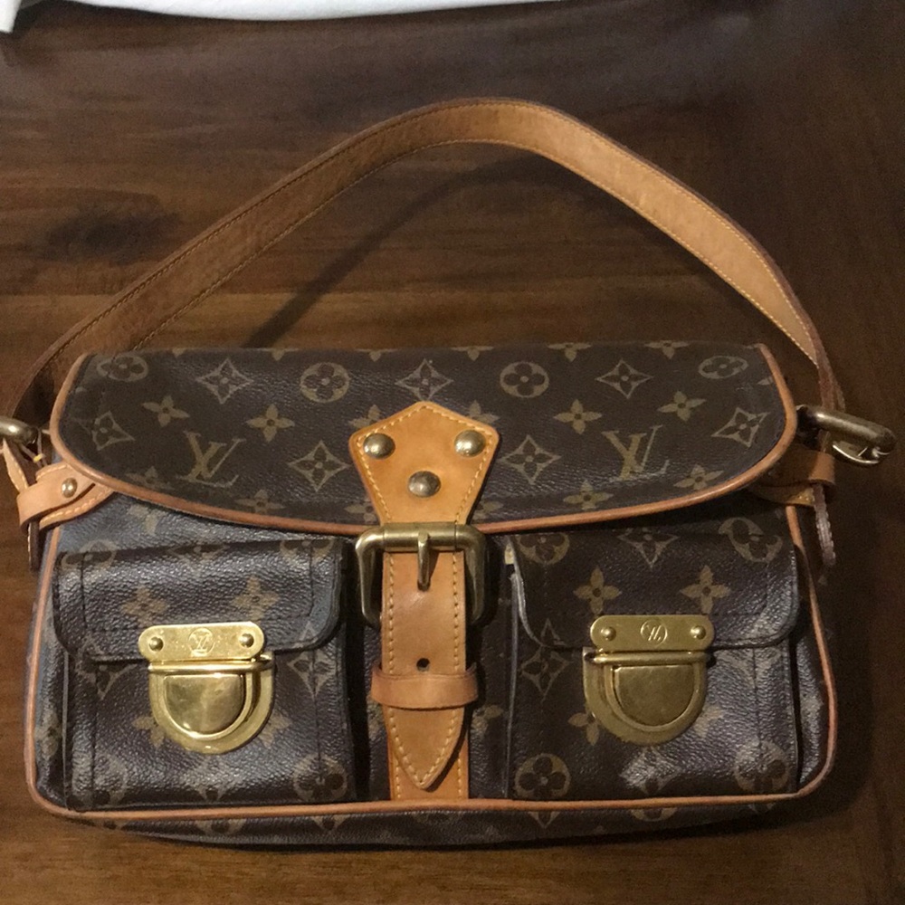 LV purse